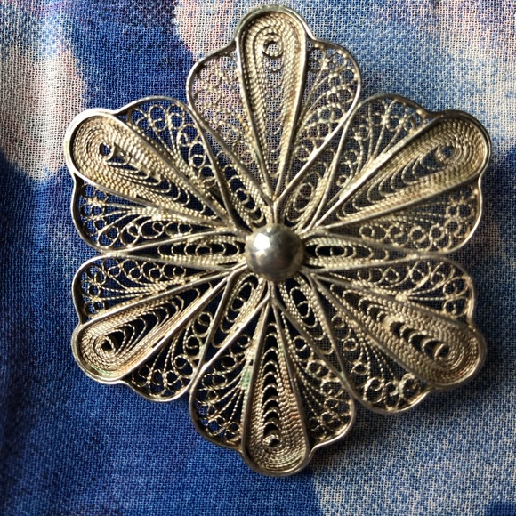 Vintage Jewelry - Vintage Filigree Brooch